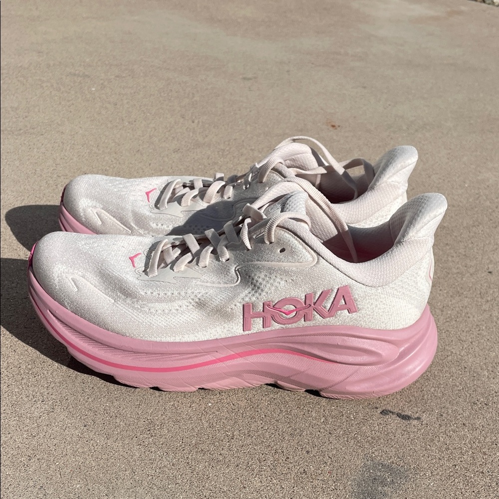 🩷 Hoka Clifton 10 - Women’s 8